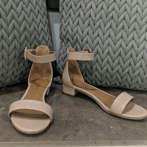 Nude Small Chunk Heels